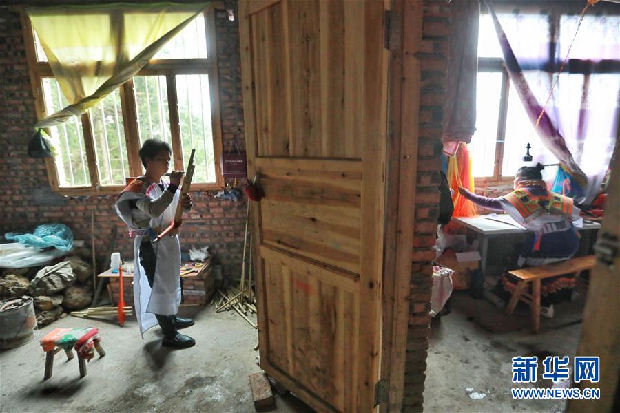 (壯麗70年·奮斗新時代——共和國發(fā)展成就巡禮·圖文互動)(2)多彩貴州闖新路