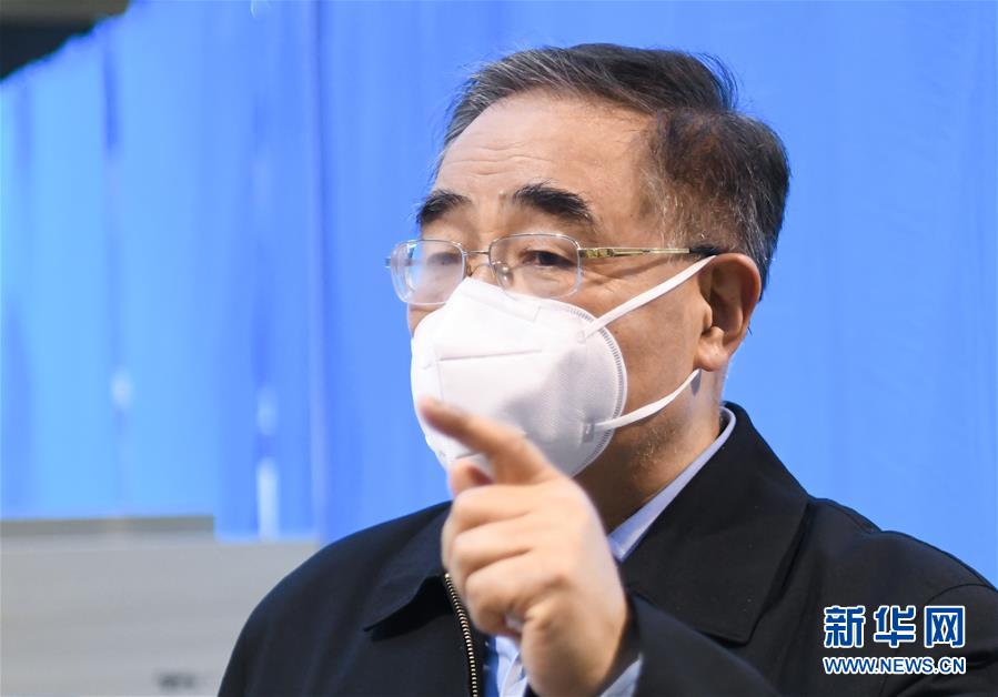 （聚焦疫情防控·圖文互動(dòng)）（7）分秒必爭(zhēng)！一切為了治病救人——中國(guó)抗疫生命至上的生動(dòng)實(shí)踐