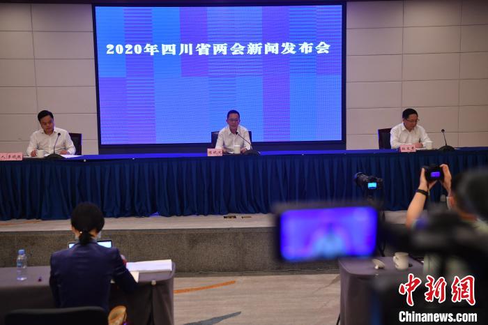 圖為新聞發(fā)布會(huì)現(xiàn)場(chǎng)?！埨?攝