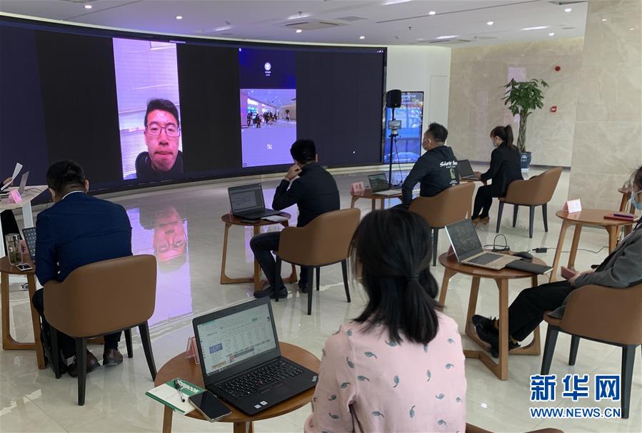 (新華全媒頭條·兩會特別報道·圖文互動)(5)砥礪前行 使命必達(dá)——從全國兩會看中國信心