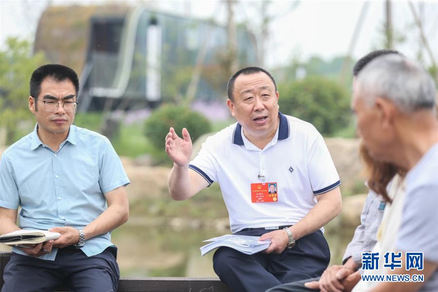 （新華全媒頭條·兩會精神看落實·圖文互動）（2）整體謀劃、系統(tǒng)升級、全面提升——落實全國兩會精神織牢織密公共衛(wèi)生防護網(wǎng)