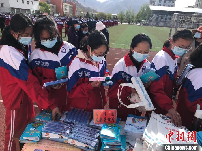 圖為西藏自治區(qū)應急管理廳在學校開展安全生產宣傳(資料圖)。西藏自治區(qū)應急管理廳 供圖