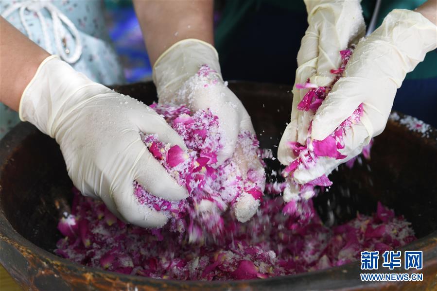 (決戰(zhàn)決勝脫貧攻堅(jiān)·聚焦三區(qū)三州·圖文互動(dòng))(4)號(hào)角聲里看于田——來自庫(kù)爾班大叔故鄉(xiāng)的脫貧報(bào)告