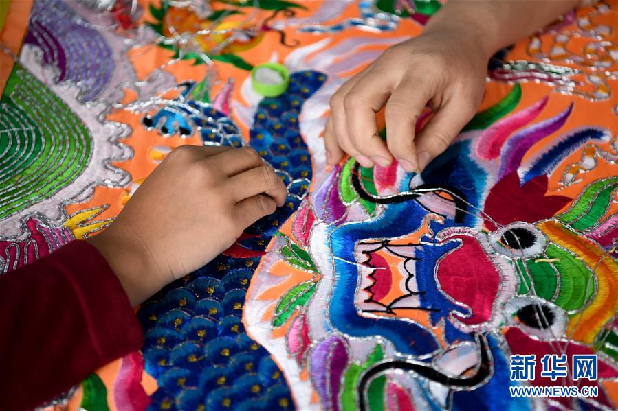 (決戰(zhàn)決勝脫貧攻堅(jiān)·聚焦三區(qū)三州·圖文互動(dòng))(5)號(hào)角聲里看于田——來自庫(kù)爾班大叔故鄉(xiāng)的脫貧報(bào)告