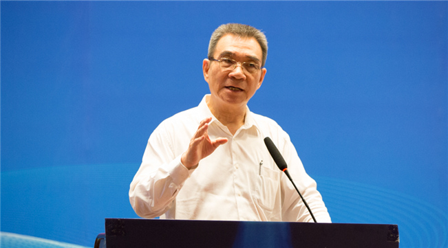 林毅夫發(fā)表演講。（資料圖）