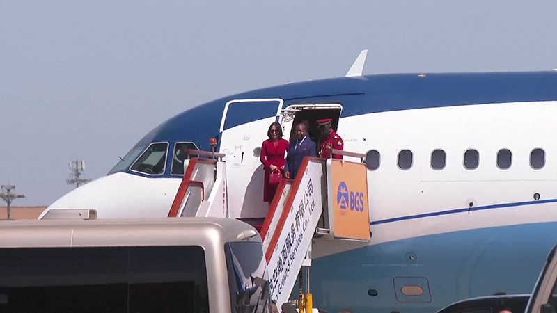 2023年4月18日，北京，加蓬總統(tǒng)阿里·本·邦戈·翁丁巴抵達北京，正式開啟四天的訪華之旅。